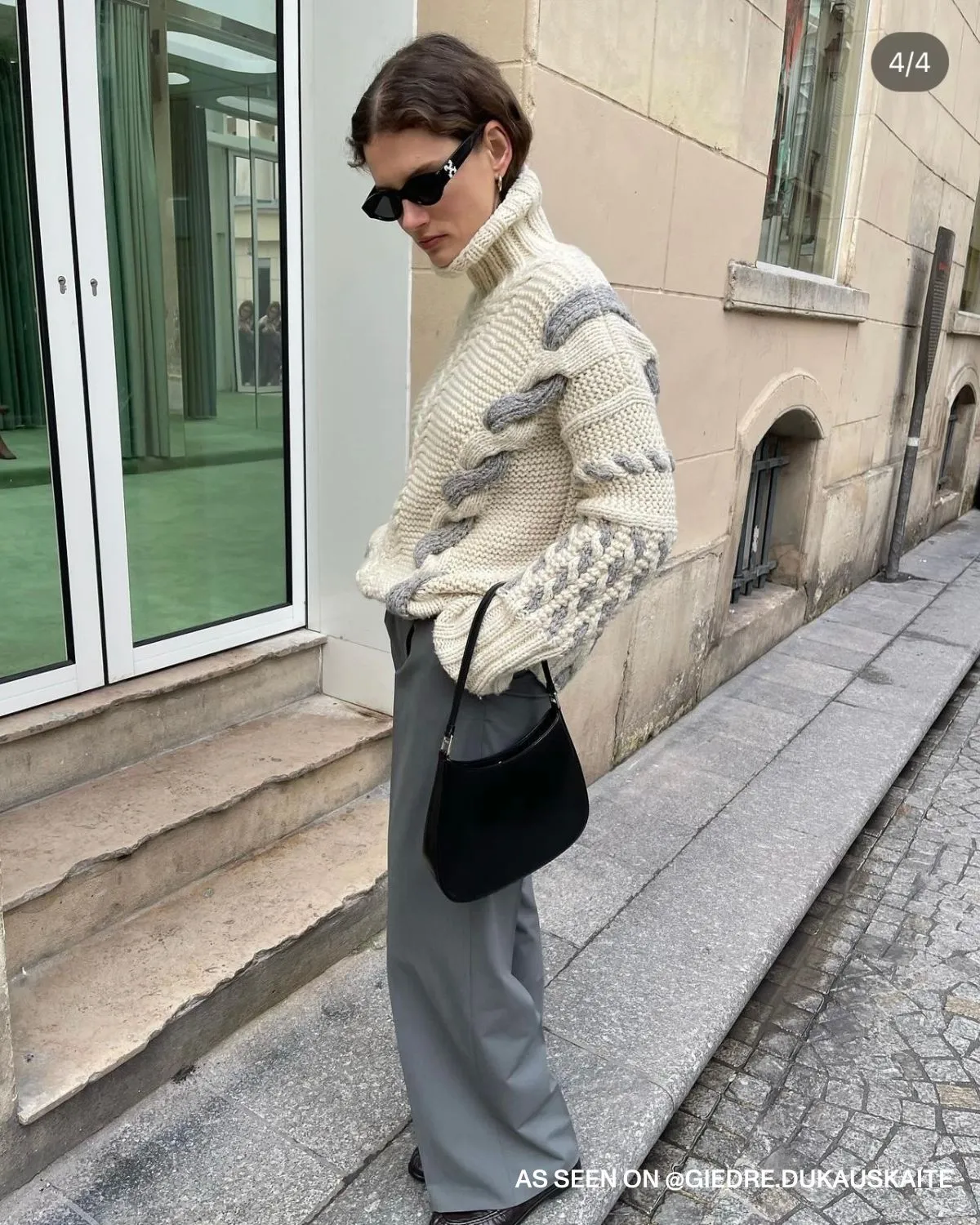 Barbora: White Wool Turtleneck