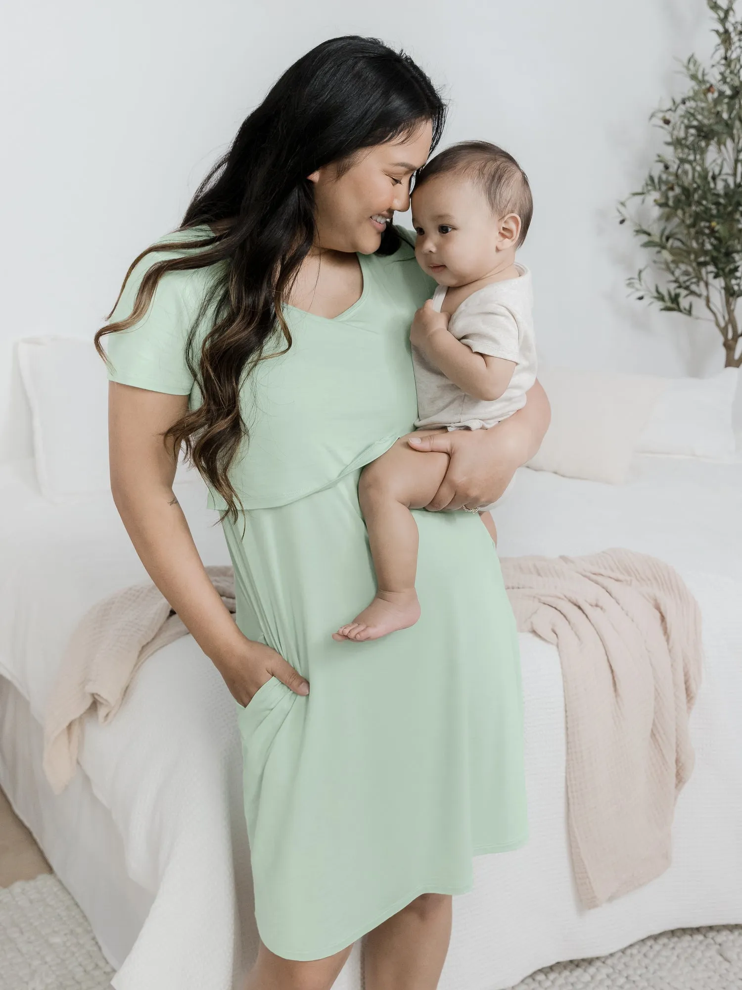 Eleanora Bamboo Maternity & Nursing Dress | Soft Mint